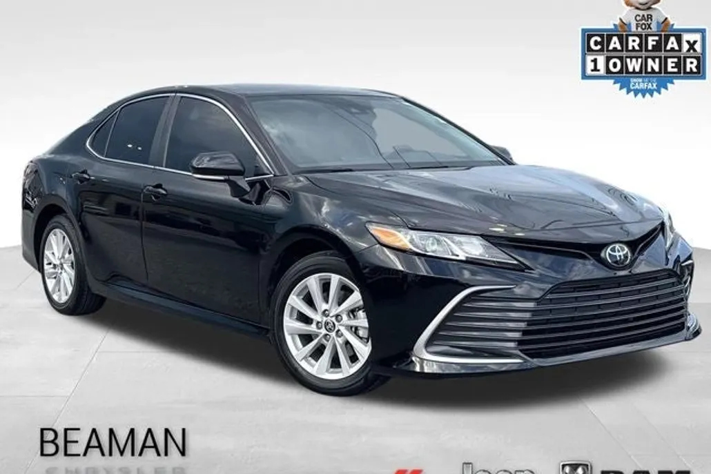 2024 Toyota Camry LE photo 1