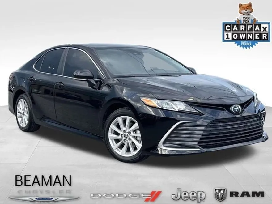 2024 Toyota Camry LE photo 1