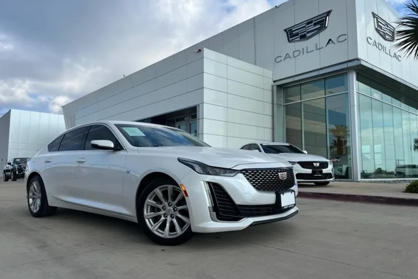 2023 Cadillac CT5 Luxury photo 1
