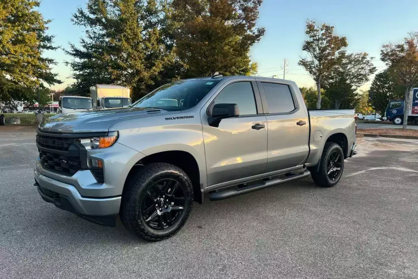 2026 Chevrolet Silverado Custom photo 1