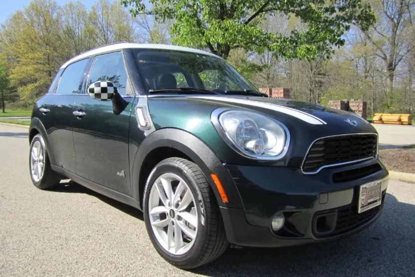 2011 Mini Countryman S photo 1