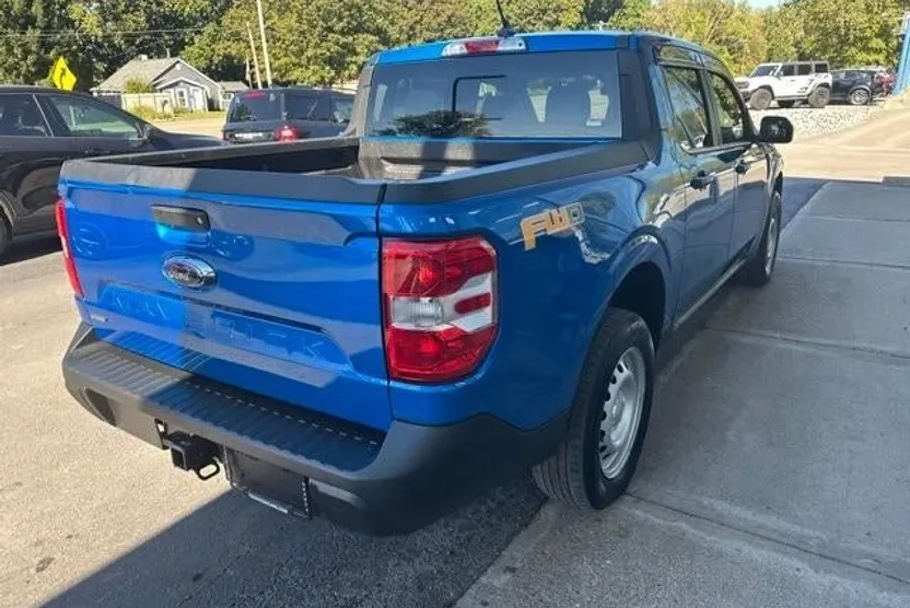 2022 Ford Maverick XLT photo 1