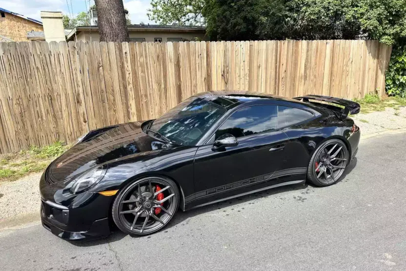 2019 Porsche 911 4 GTS Coupe photo 1