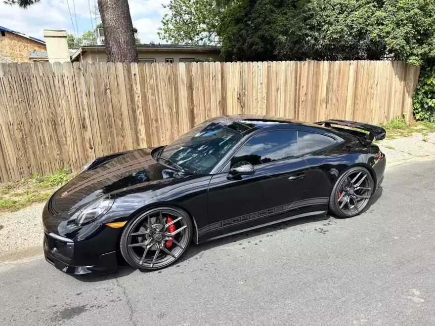 2019 Porsche 911 4 GTS Coupe photo 1