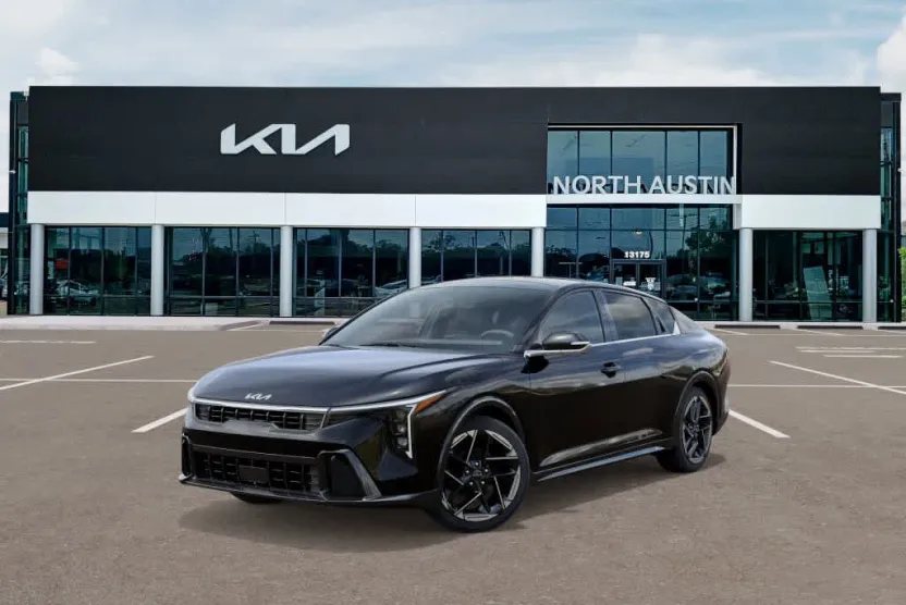 2025 Kia K4 GT-Line photo 1