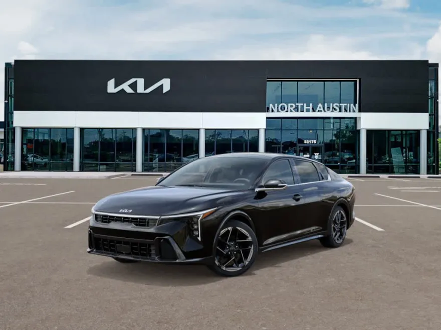 2025 Kia K4 GT-Line photo 1