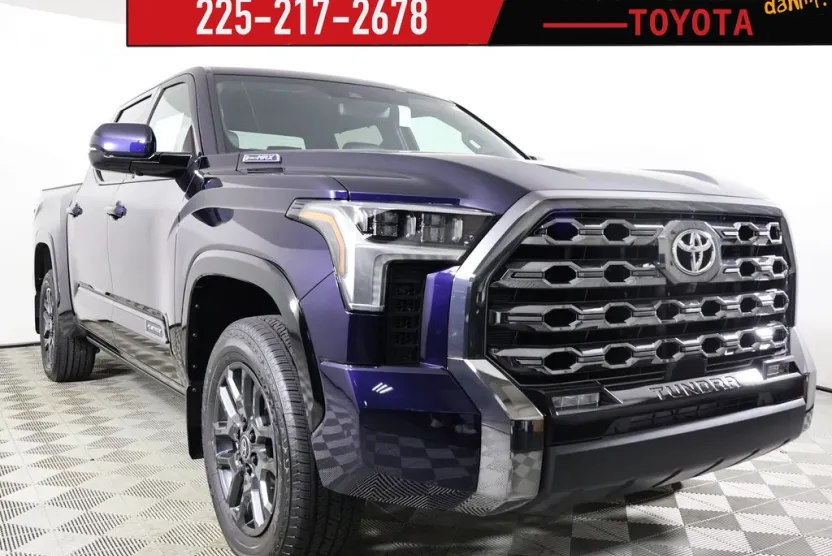 2025 Toyota Tundra Platinum CrewMax photo 1