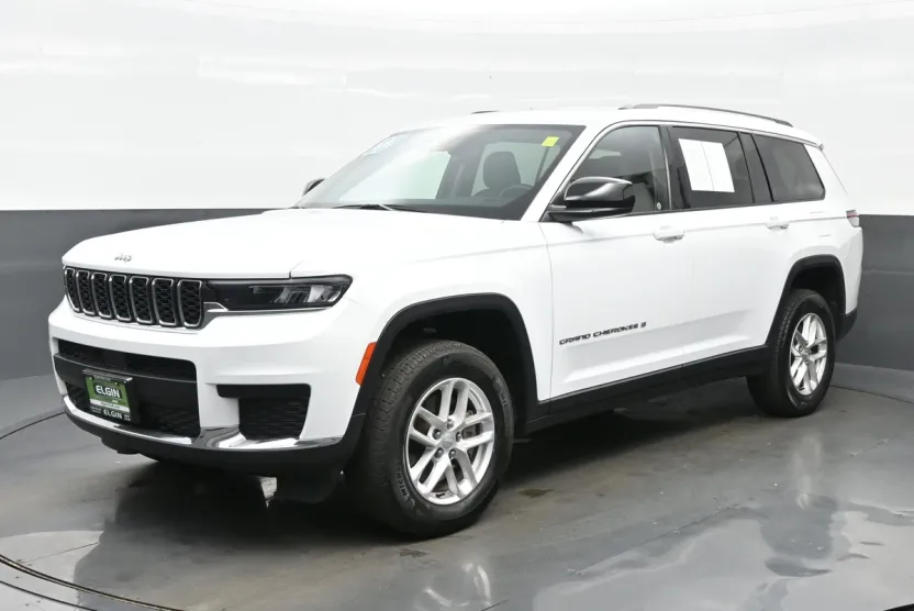 2022 Jeep Grand Cherokee Laredo photo 1
