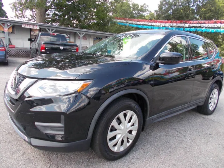 2018 Nissan Rogue S photo 1