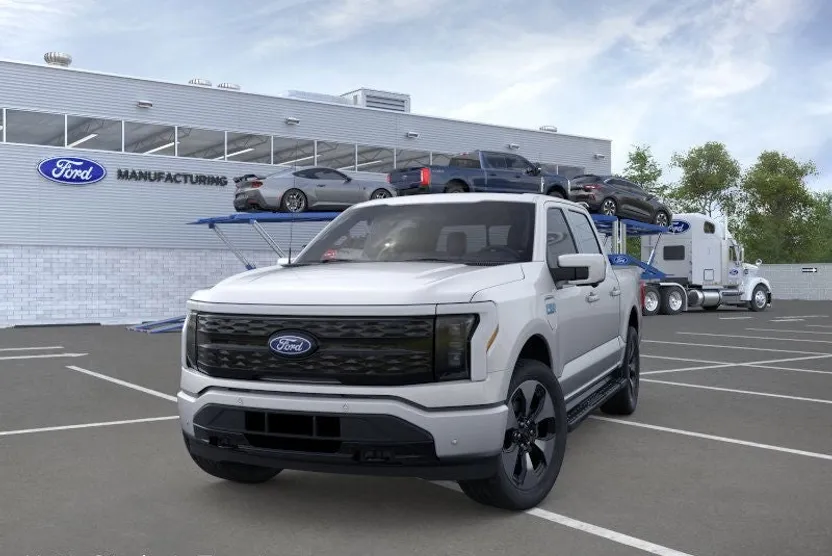 2025 Ford F-150 Lightning photo 1