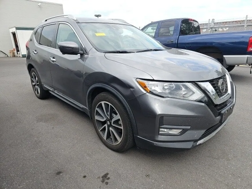 2020 Nissan Rogue SL photo 1