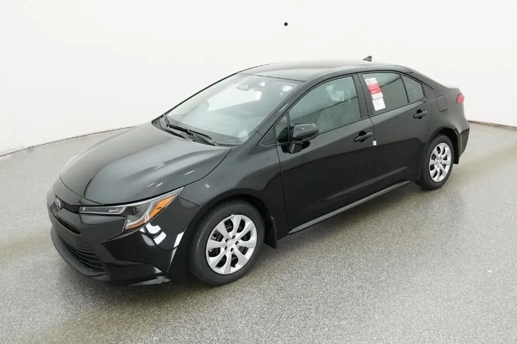2026 Toyota Corolla LE photo 1