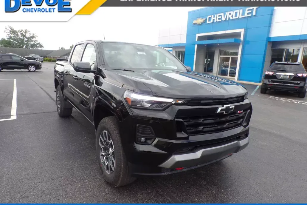 2025 Chevrolet Colorado Z71 photo 1