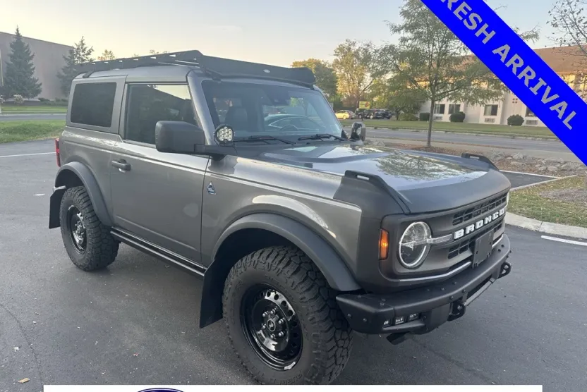 2022 Ford Bronco Black Diamond photo 1