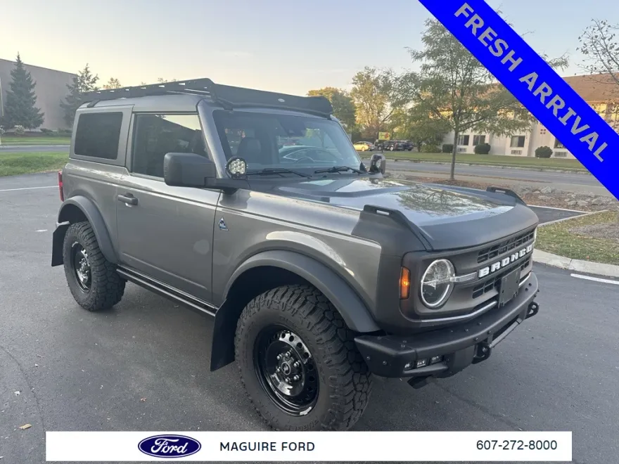 2022 Ford Bronco Black Diamond photo 1