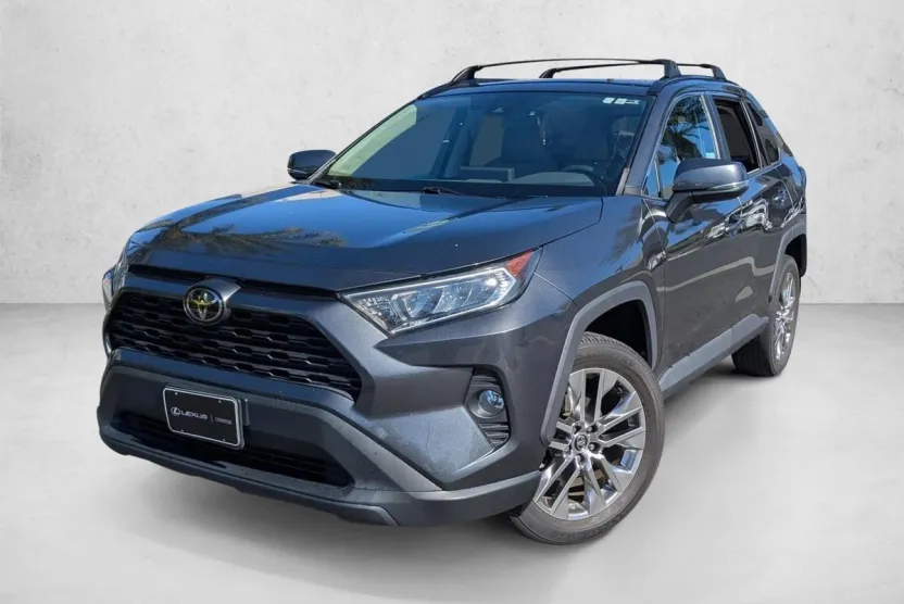 2020 Toyota RAV4 XLE Premium photo 1