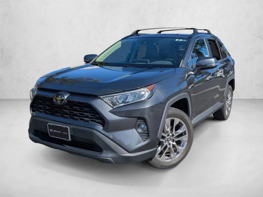 2020 Toyota RAV4 XLE Premium photo 1