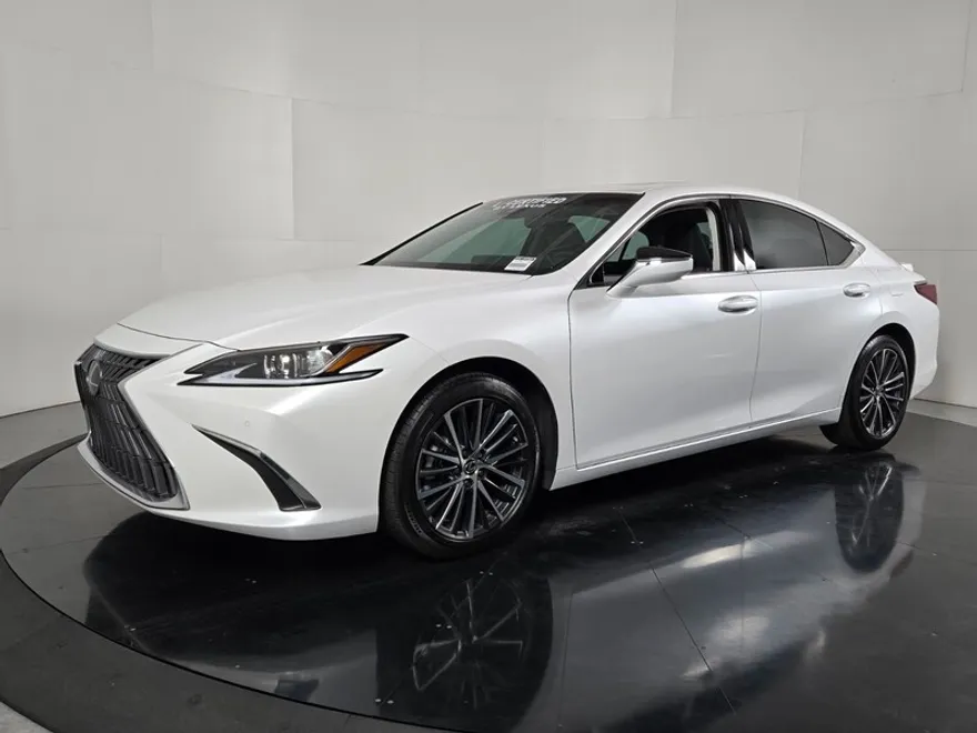 2023 Lexus ES 300h photo 1