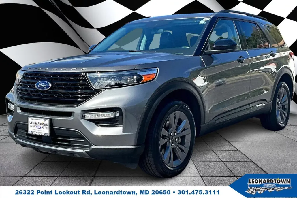 2022 Ford Explorer XLT Sport photo 1