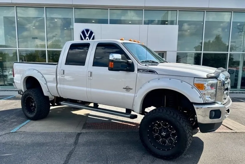2016 Ford F-350 Lariat photo 1