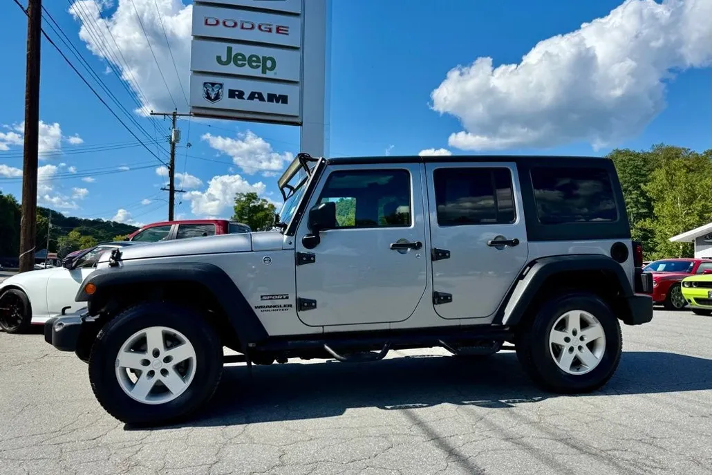 2017 Jeep Wrangler Unlimited Sport photo 1
