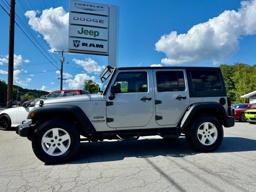 2017 Jeep Wrangler Unlimited Sport photo 1