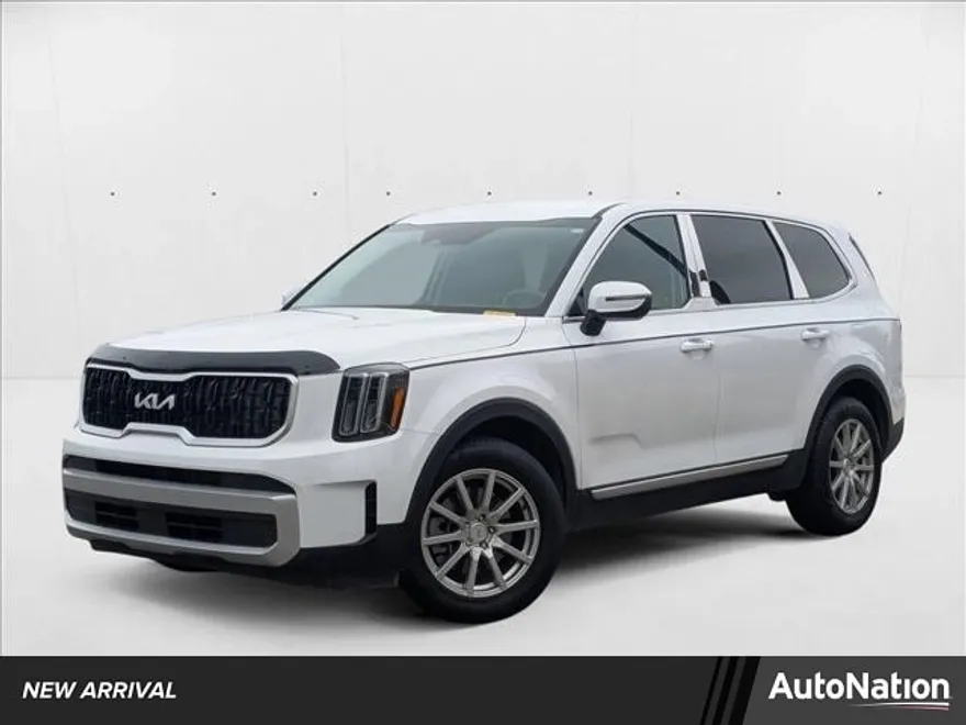 2024 Kia Telluride LX photo 1