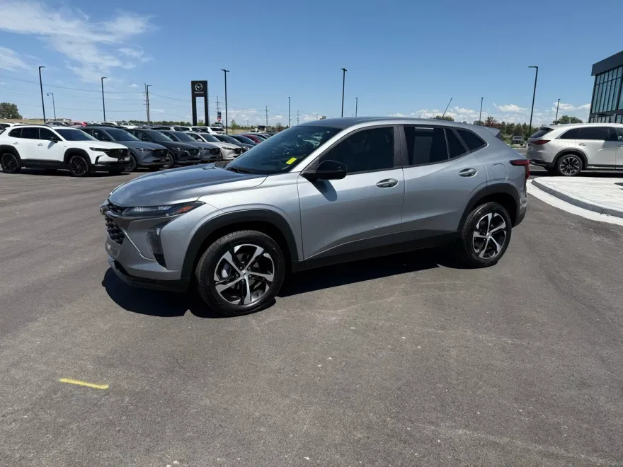 2025 Chevrolet Trax photo 1
