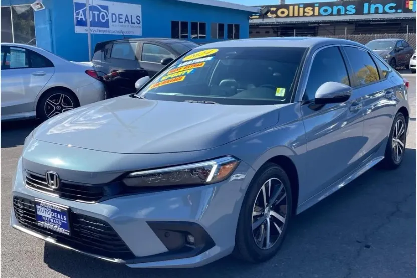 2024 Honda Civic Touring photo 1