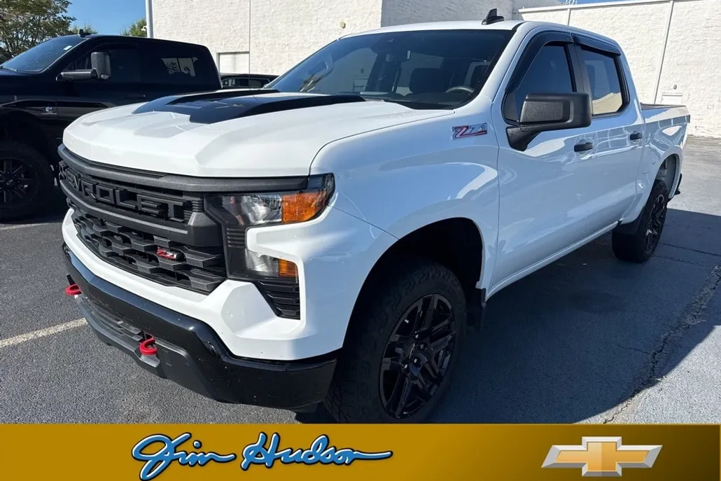 2023 Chevrolet Silverado 1500 Custom Trail Boss photo 1