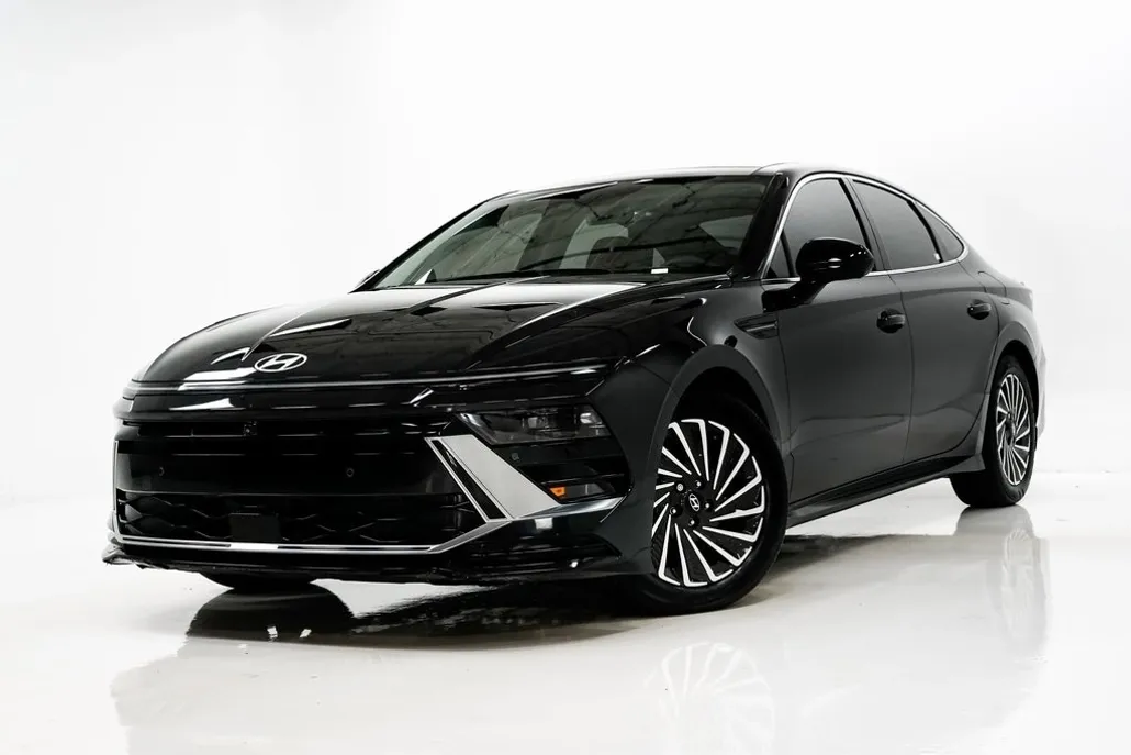 2024 Hyundai Sonata Hybrid Limited photo 1