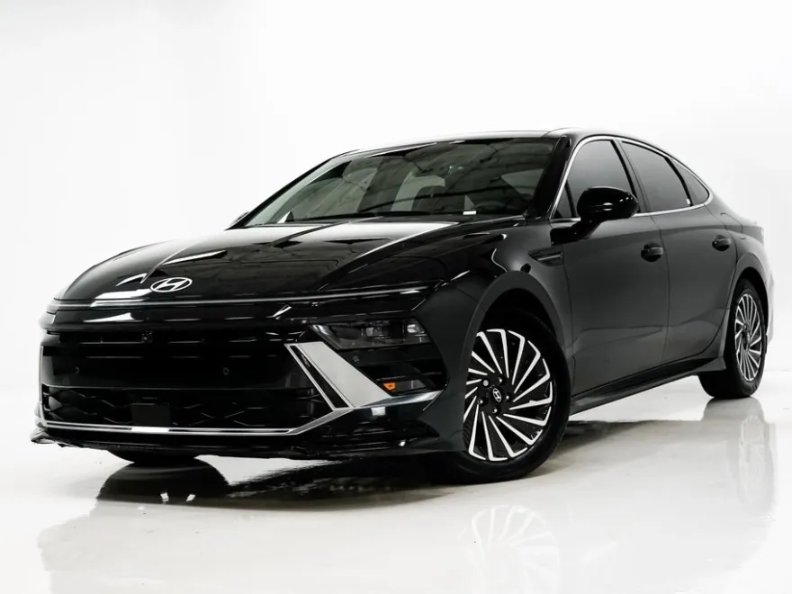 2024 Hyundai Sonata Hybrid Limited photo 1