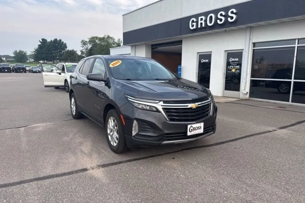 2022 Chevrolet Equinox LT photo 1