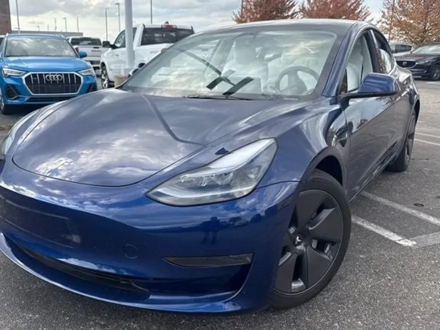 2023 Tesla Model 3 photo 1