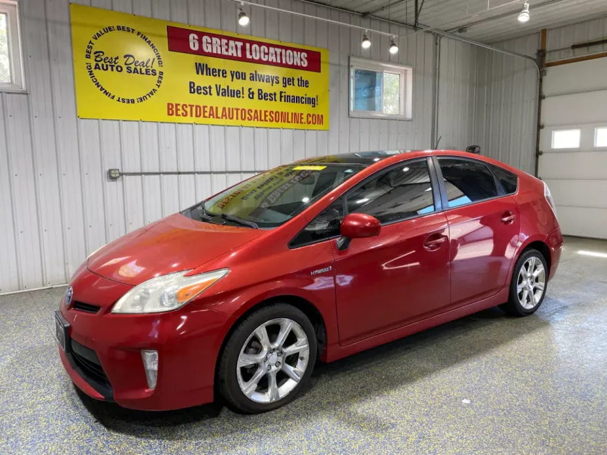 2013 Toyota Prius Three photo 1