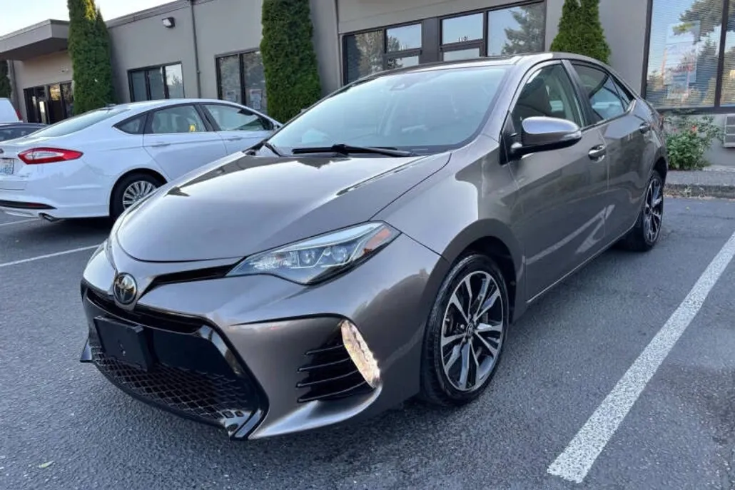 2018 Toyota Corolla XLE XSE photo 1