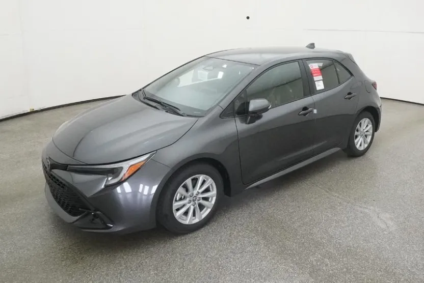 2025 Toyota Corolla SE photo 1