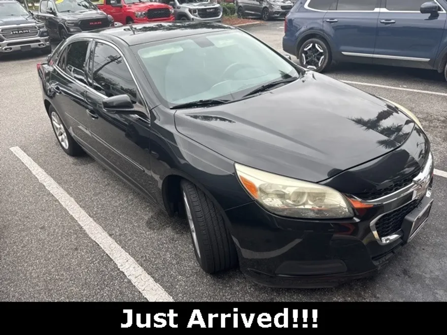 2015 Chevrolet Malibu 1LT photo 1