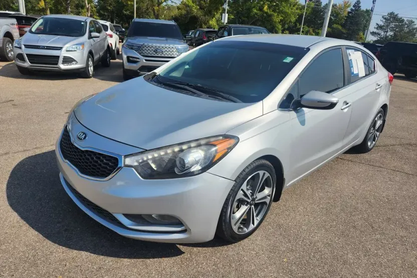 2016 Kia Forte EX photo 1