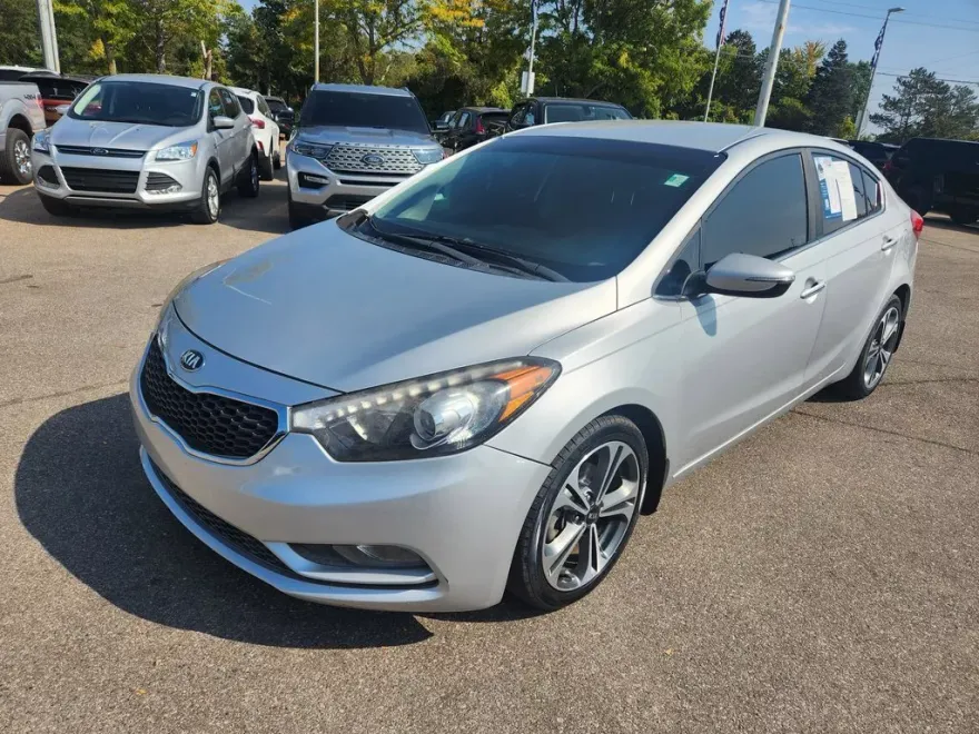 2016 Kia Forte EX photo 1