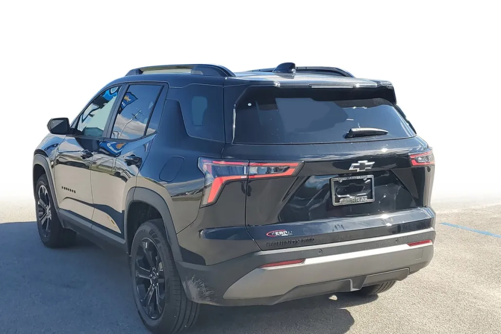 2026 Chevrolet Equinox LT photo 1