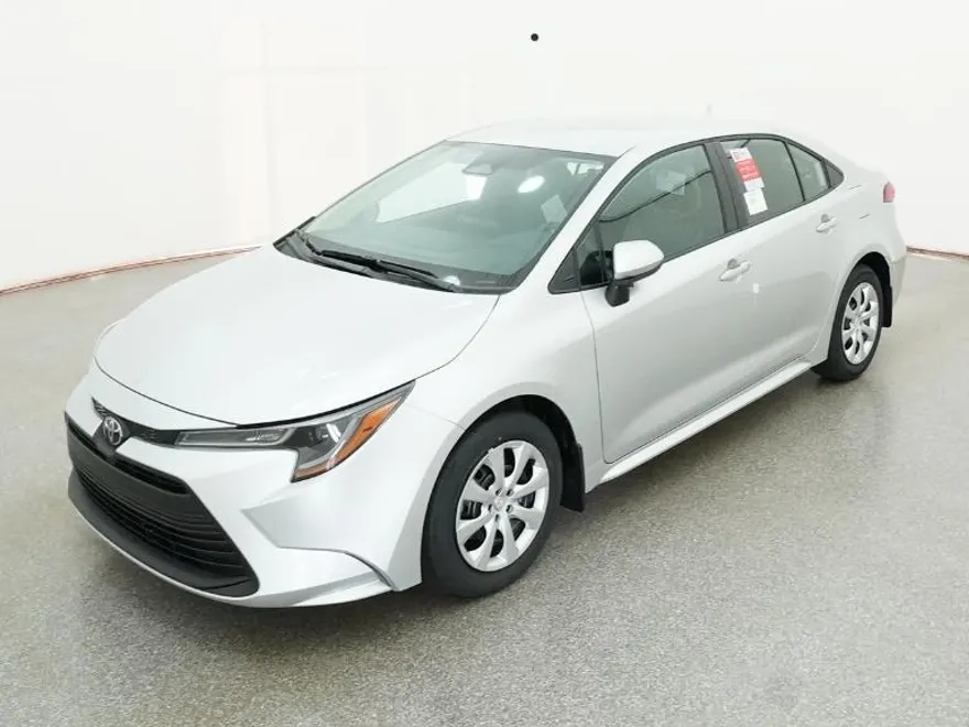 2026 Toyota Corolla LE photo 1