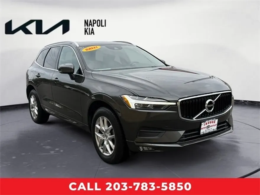 2021 Volvo XC60 T5 Momentum photo 1