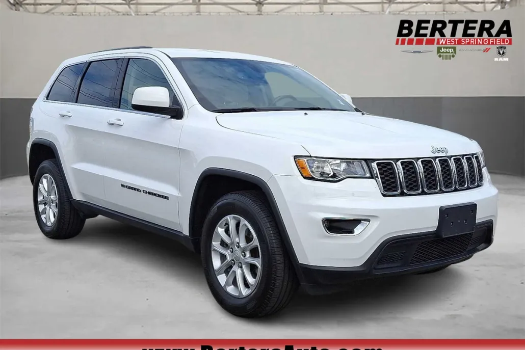 2022 Jeep Grand Cherokee Laredo E photo 1