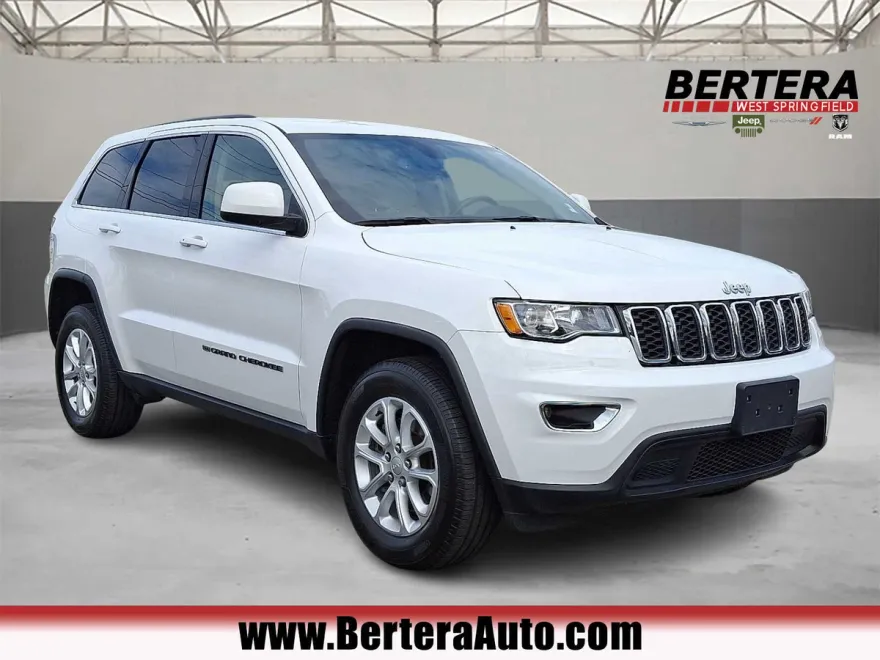 2022 Jeep Grand Cherokee Laredo E photo 1