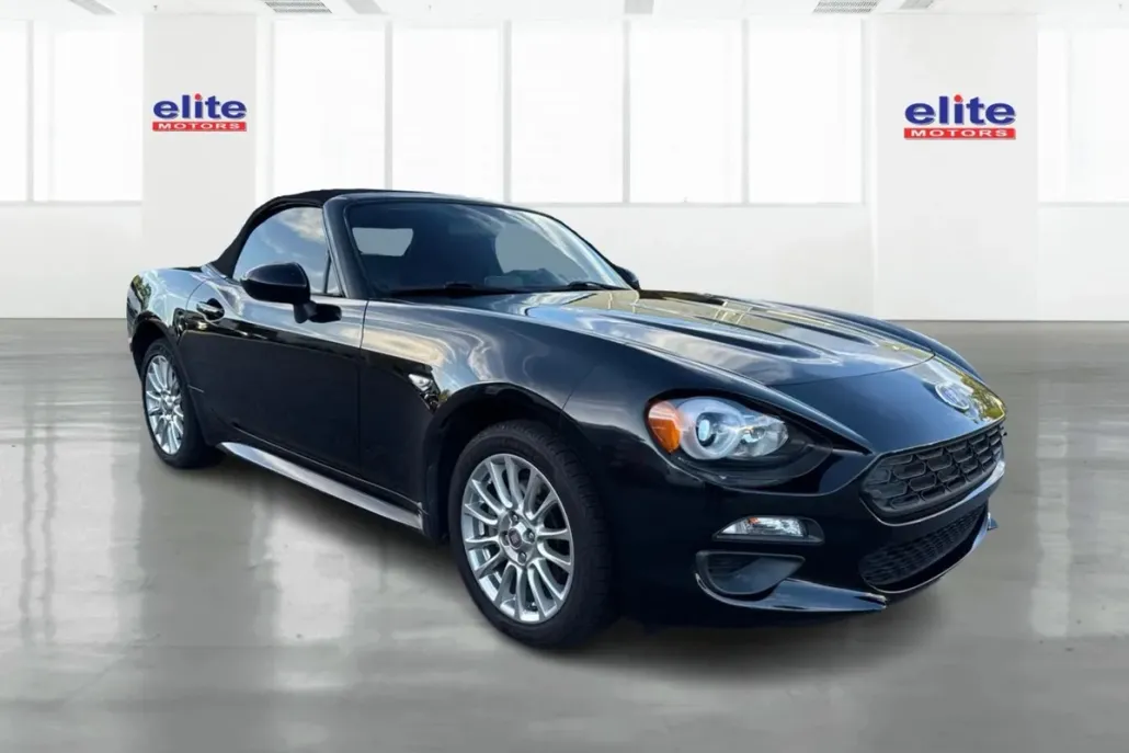 2017 Fiat 124 Spider Classica photo 1
