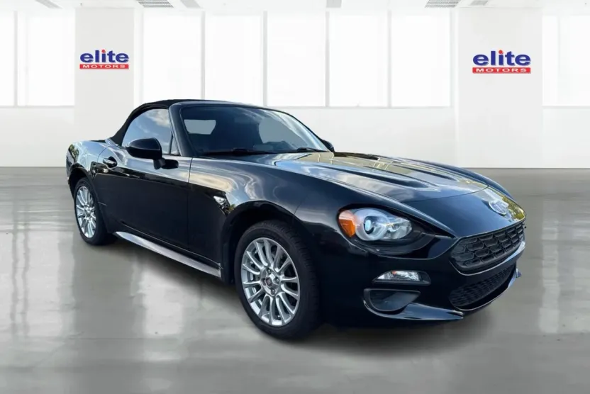 2017 Fiat 124 Spider Classica photo 1