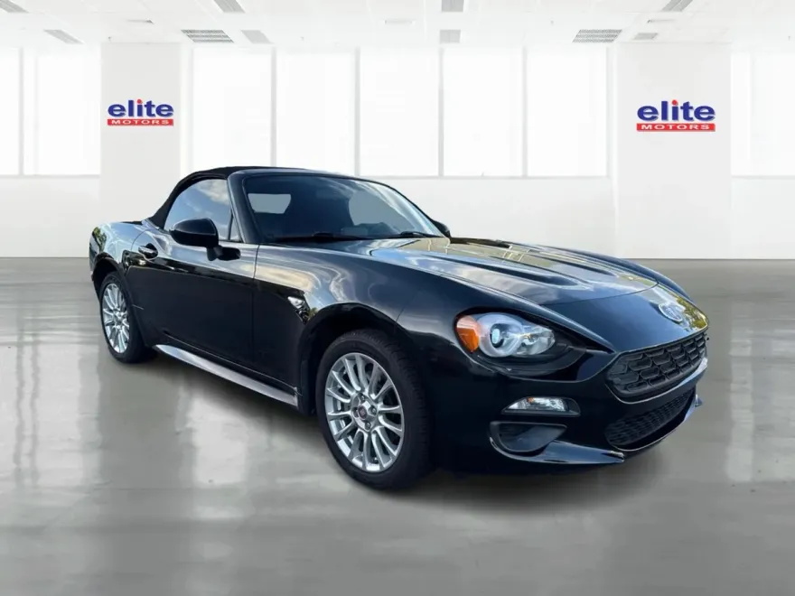 2017 Fiat 124 Spider Classica photo 1