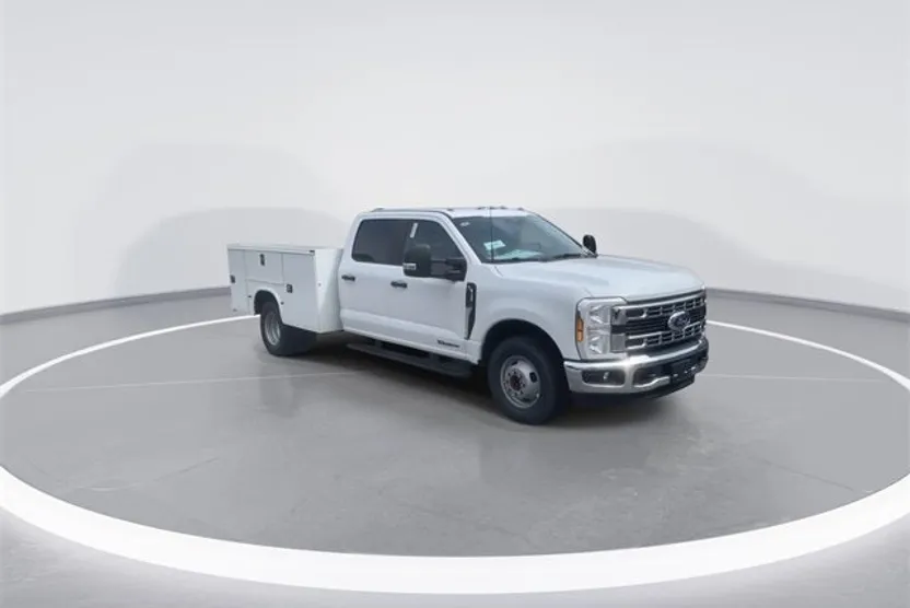 2024 Ford F-350 photo 1
