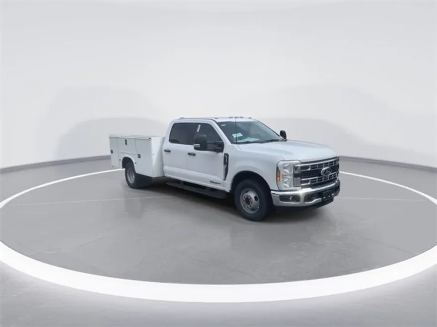 2024 Ford F-350 photo 1